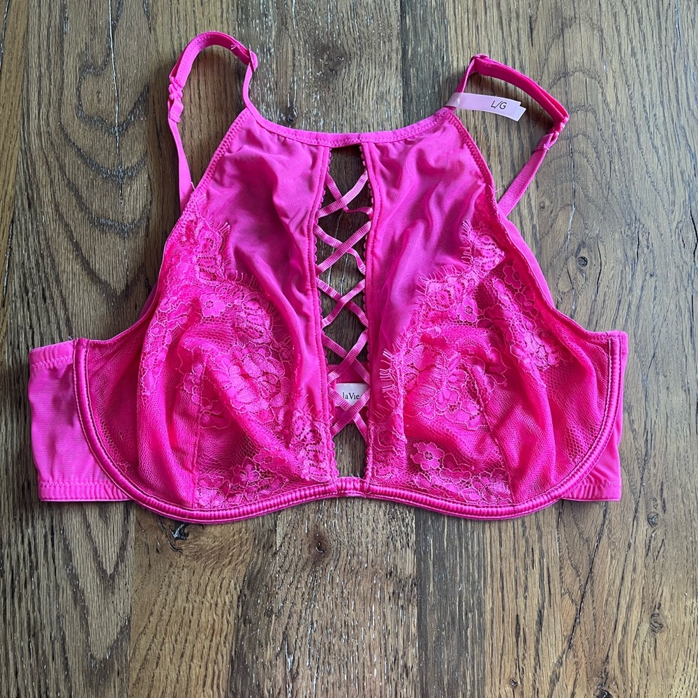 # 178 NWOT La Vie En Rose Hot Pink Lace Bralette